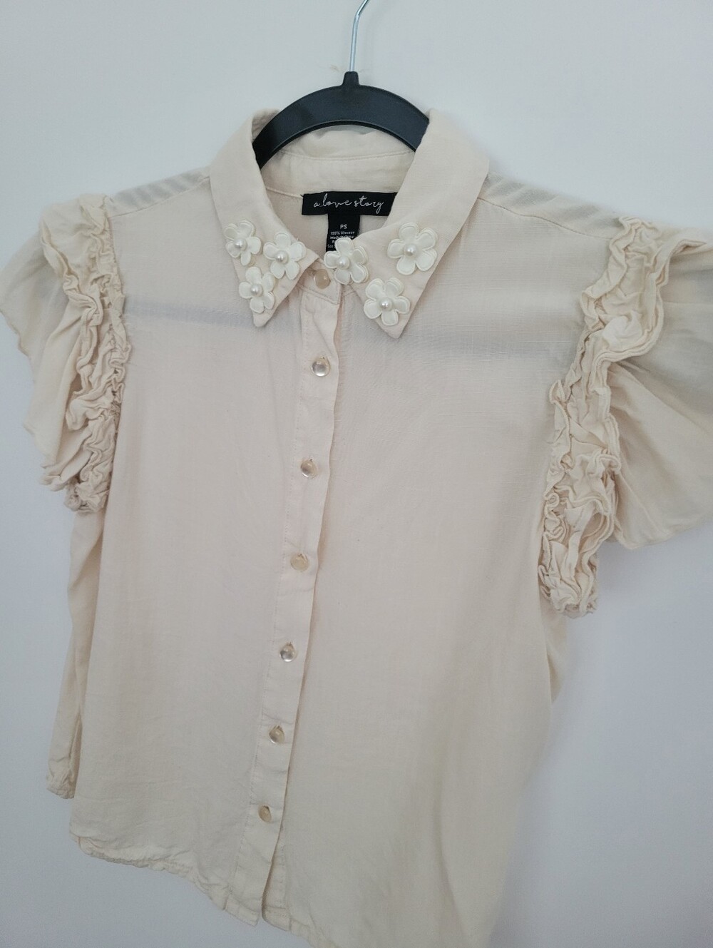 Lovestory Cream Floral-Collar Ruffle-Sleeve Blouse